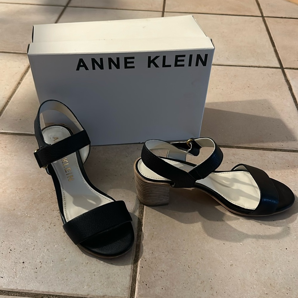 Black leather sandals with wood block heel